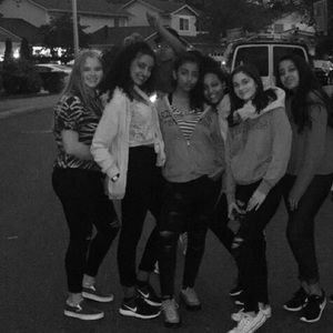 Meet your Posher, Lina